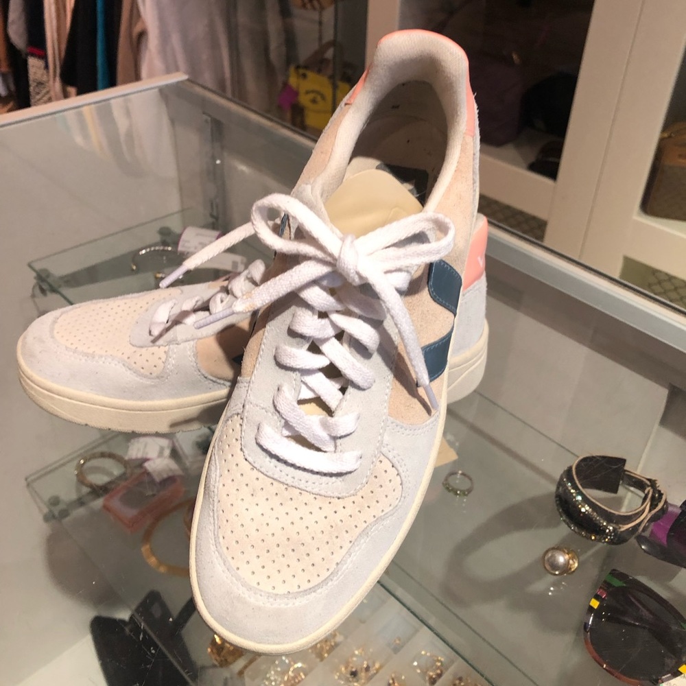Veja sneakers! The ones you’ve always wanted😍